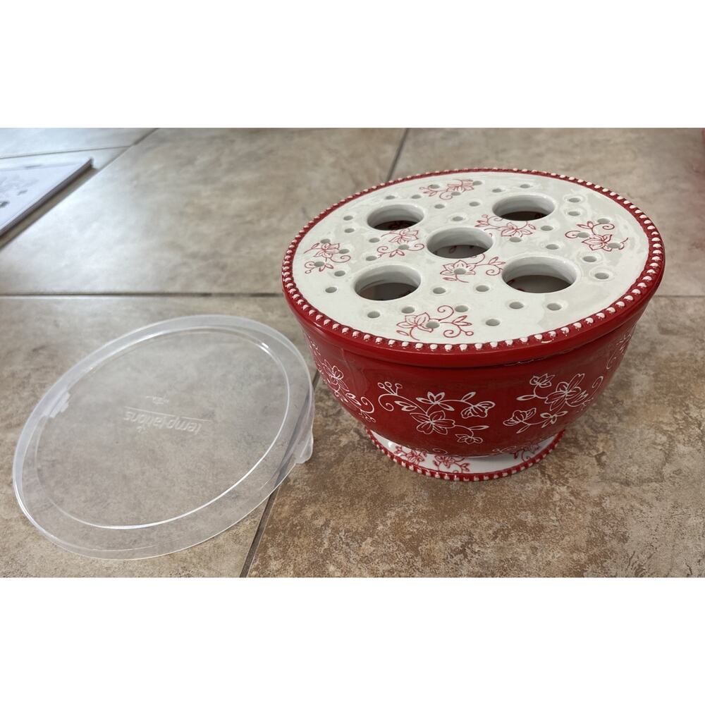 Temptation By‎ Tara Floral Lace 1.5 QT Bowl, Lid, steamer/frog Lid red/white